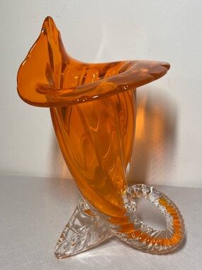 Vintage Murano Style Cased Orange Glass Cornucopia Vase
Glass Clear Spiral Base